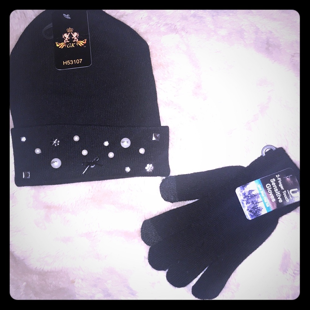 ☃️NWT PEARLS CAP AND GLOVE SET!☃️